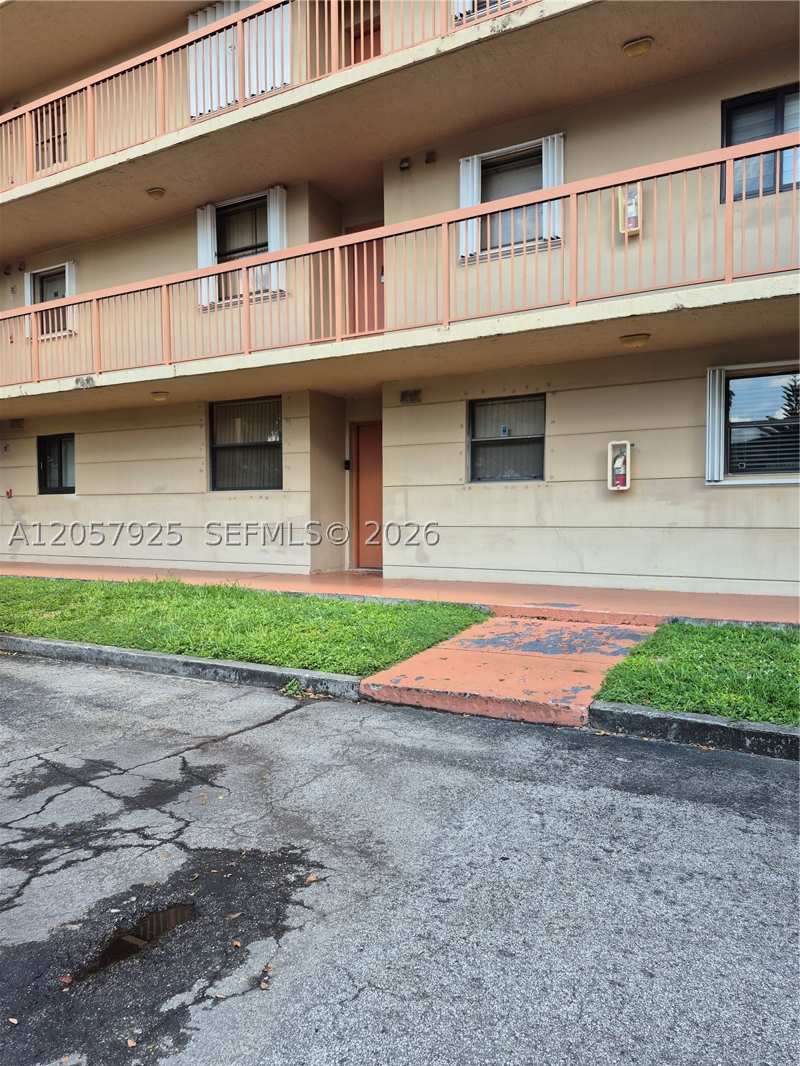 2 bedroom Condominium at 10253 NW 9th St Cir 102-6, West Fontaine Condo, Miami — photo 1