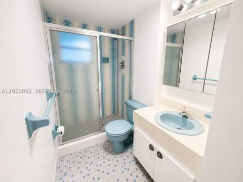 220 Kings Point Dr 211, Sunny Isles Beach FL - photo 15 of 24