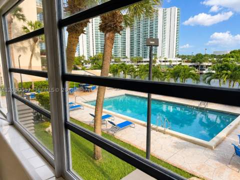 220 Kings Point Dr 211, Sunny Isles Beach FL - photo 16 of 24