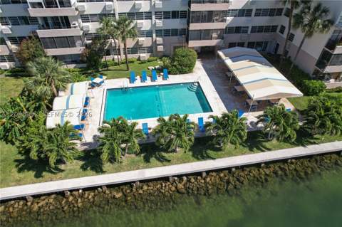 220 Kings Point Dr 211, Sunny Isles Beach FL - photo 18 of 24
