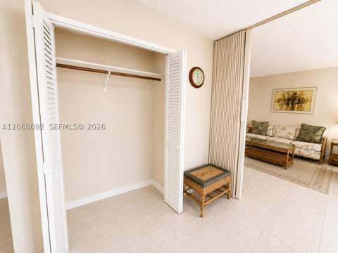 220 Kings Point Dr 211, Sunny Isles Beach FL - photo 8 of 24
