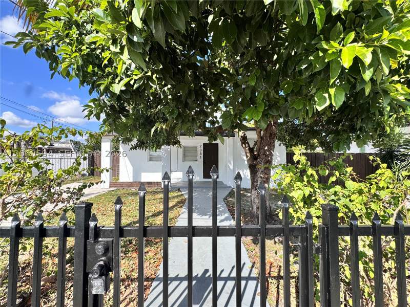2 bedroom SingleFamilyResidence at 2381 NW 153rd St, Eleanor Park, Miami Gardens — photo 2