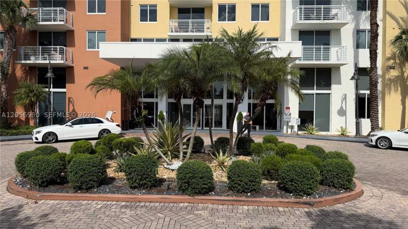 2 bedroom Condominium at 2775 NE 187th St 316, Venture At Aventura West, Aventura — photo 2