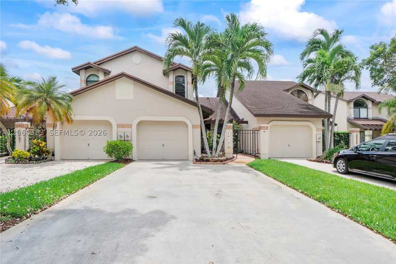 3 bedroom Townhouse at 10191 SW 137th Pl, Valencia Townhomes, Miami — photo 1