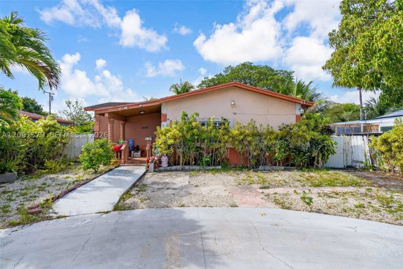 3 bedroom SingleFamilyResidence at 1320 NE 135th St, Kenmar Sub, North Miami — photo 1