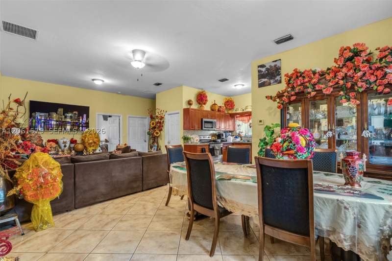 3 bedroom SingleFamilyResidence at 1320 NE 135th St, Kenmar Sub, North Miami — photo 5