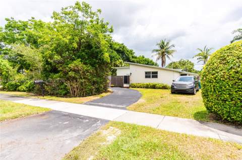 9920 Pan American Dr, Cutler Bay FL - photo 19 of 32