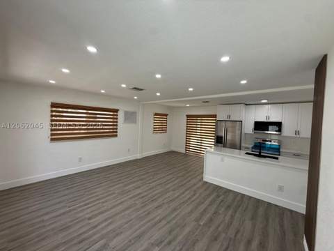 1251 NE 208th Ter, Miami FL - photo 14 of 35