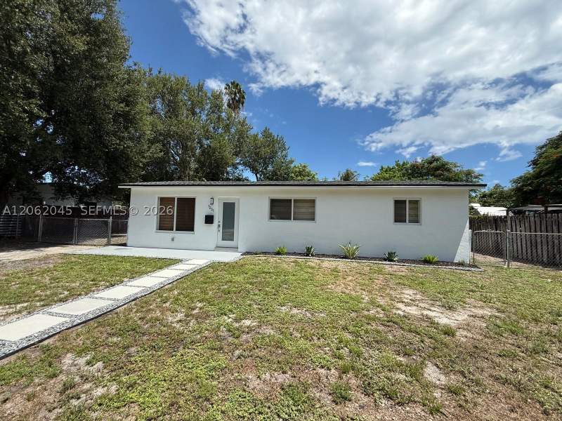 2 bedroom SingleFamilyResidence at 1251 NE 208th Ter, Ives Estates Sec 3, Miami — photo 4