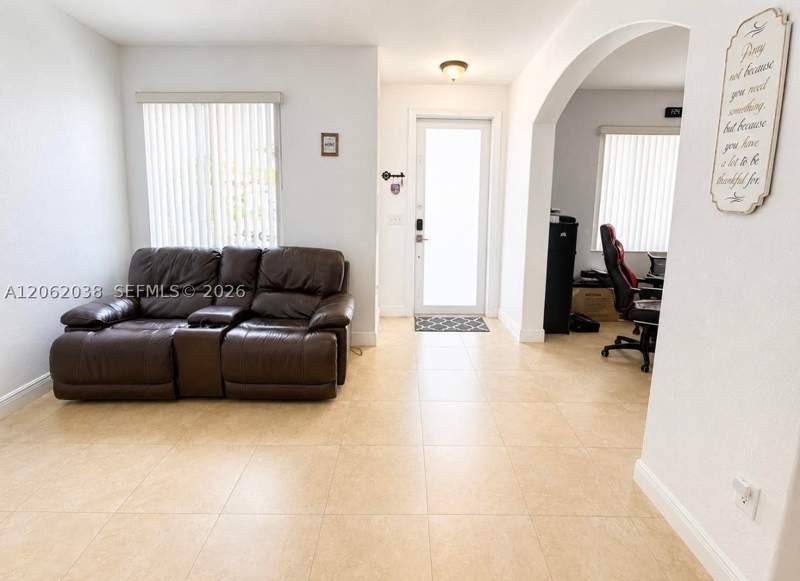 4 bedroom SingleFamilyResidence at 24044 SW 109th Path, Bluewaters Subdivision, Homestead — photo 3