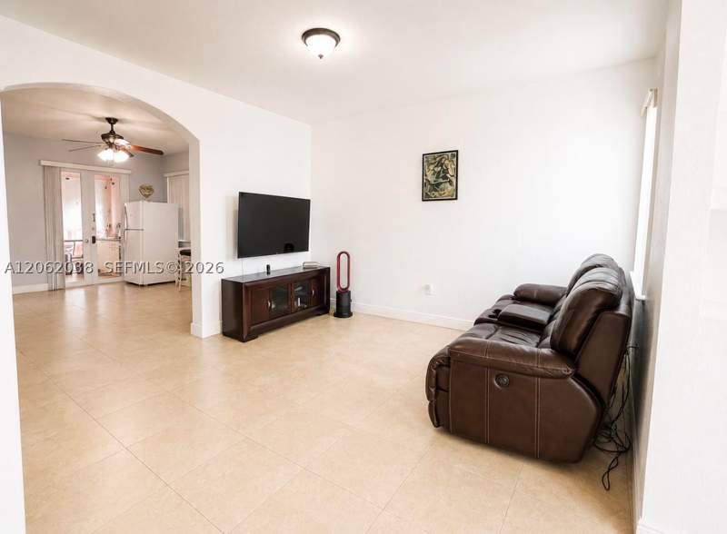 4 bedroom SingleFamilyResidence at 24044 SW 109th Path, Bluewaters Subdivision, Homestead — photo 5