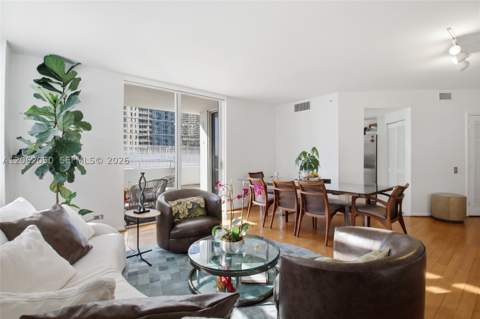 701 Brickell Key Blvd 610, Miami FL - photo 8 of 46