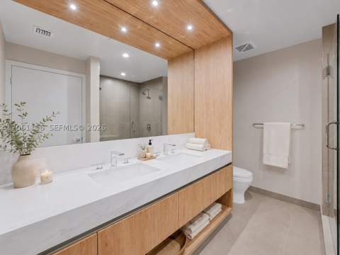 11 NE 6th St 809, Miami FL - photo 13 of 59