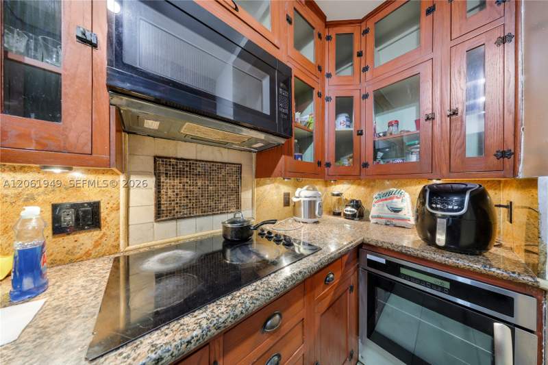 2 bedroom Condominium at 1289 Marseille Dr 45, Marseilles Deco Condo, Miami Beach — photo 2