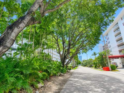 3703 NE 166th St 704, North Miami Beach FL - photo 22 of 40