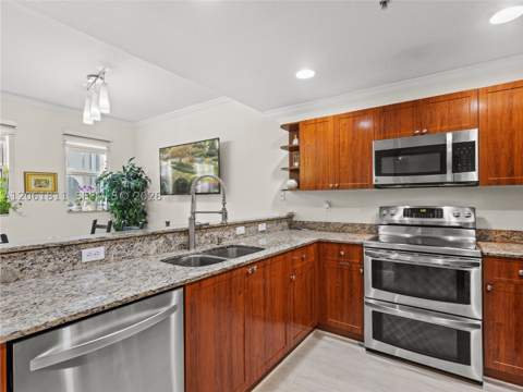 10885 NW 89th Ter 217, Doral FL - photo 13 of 30