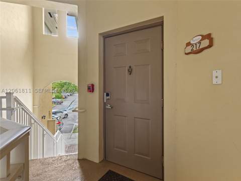 10885 NW 89th Ter 217, Doral FL - photo 15 of 30