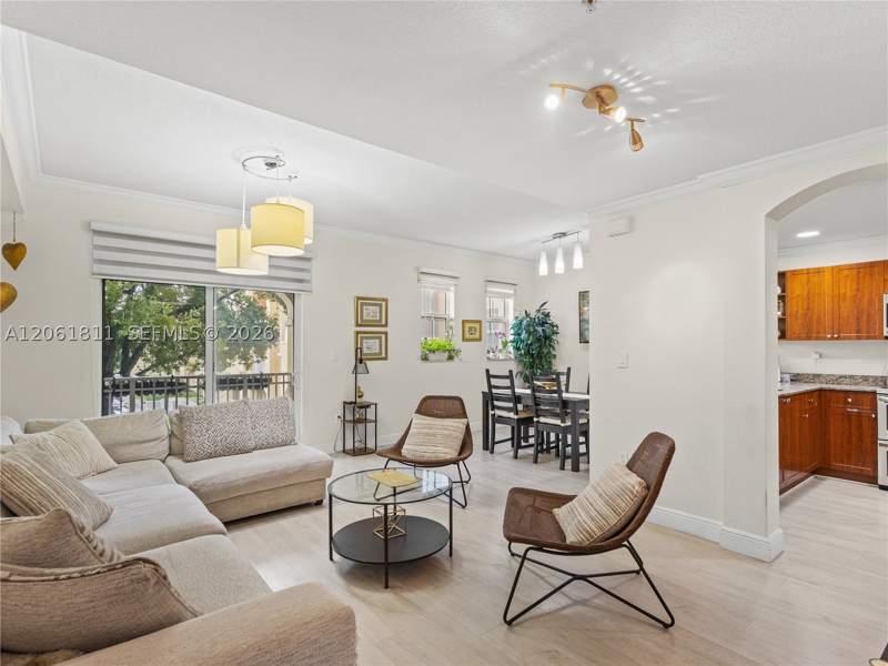 3 bedroom Condominium at 10885 NW 89th Ter 217, Coronado At Doral II Cond, Doral — photo 4