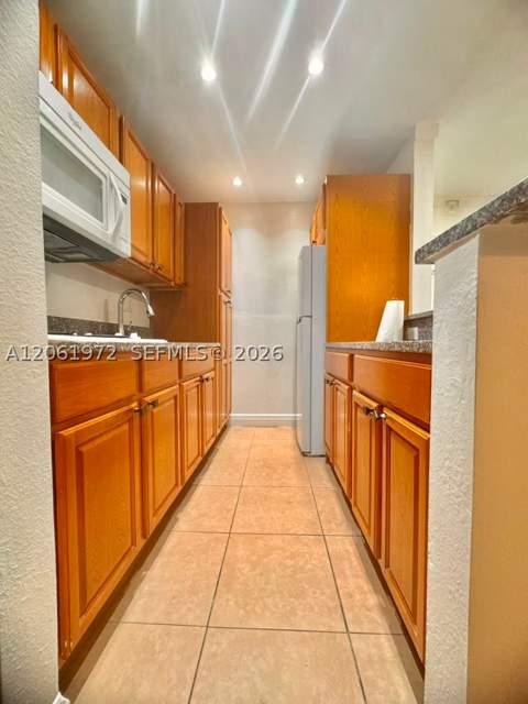 9473 SW 76th St P1, Miami FL - photo 7 of 11