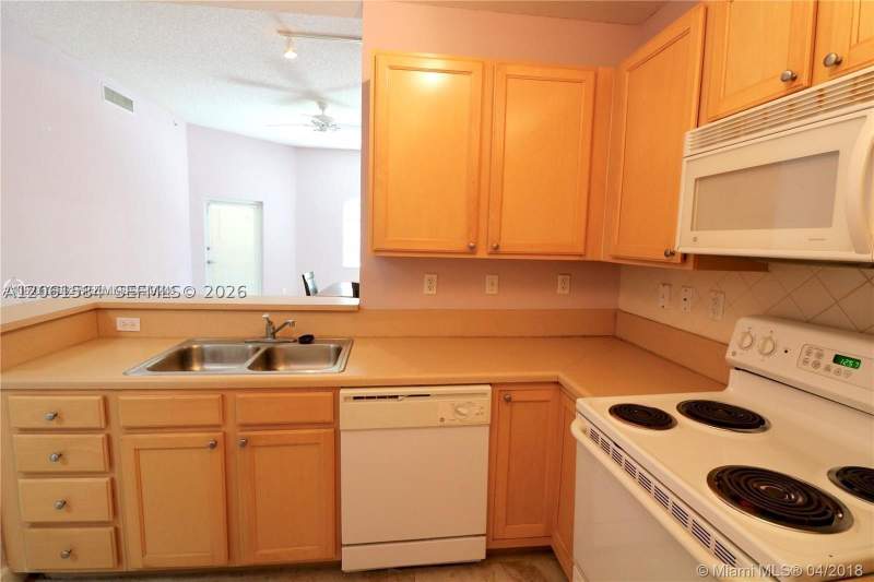 1 bedroom Condominium at 6001 SW 70th St 117, Valencia Condo, South Miami — photo 3