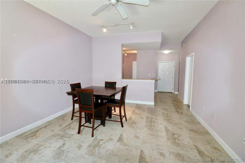 1 bedroom Condominium at 6001 SW 70th St 117, Valencia Condo, South Miami — photo 4