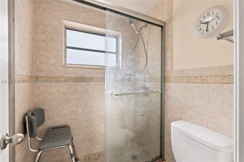 1855 W 60th St 407, Hialeah FL - photo 10 of 15