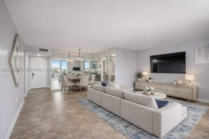 2 bedroom Condominium at 2750 NE 183rd St 304, Commodore Plaza Condo, Aventura — photo 2