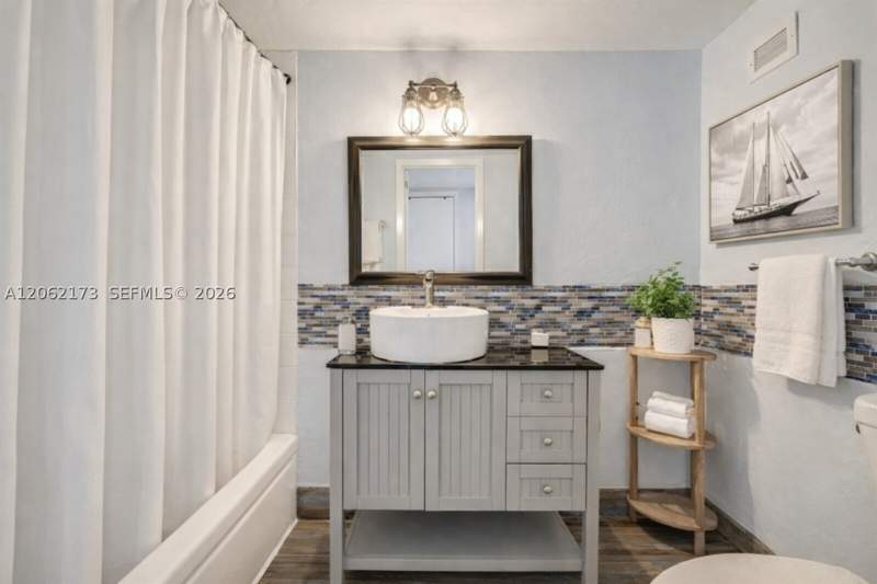 2 bedroom Condominium at 2750 NE 183rd St 304, Commodore Plaza Condo, Aventura — photo 5