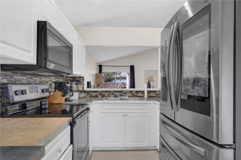 949 SW 7th Pl, Florida City FL - photo 18 of 38