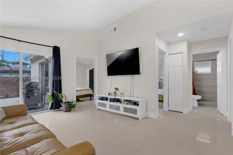 949 SW 7th Pl, Florida City FL - photo 6 of 38
