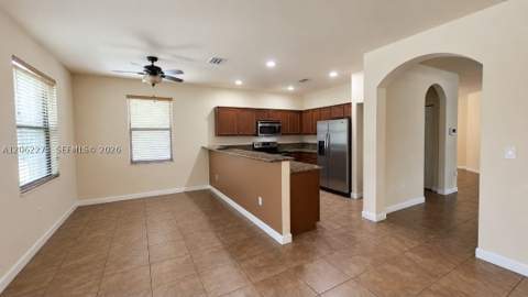 8890 W 33rd Ave, Hialeah FL - photo 10 of 38