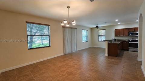 8890 W 33rd Ave, Hialeah FL - photo 11 of 38