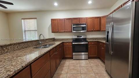 8890 W 33rd Ave, Hialeah FL - photo 12 of 38