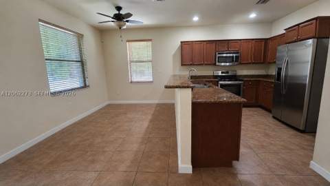 8890 W 33rd Ave, Hialeah FL - photo 13 of 38