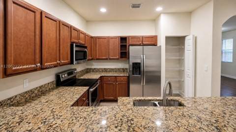 8890 W 33rd Ave, Hialeah FL - photo 14 of 38
