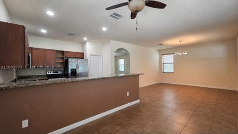 8890 W 33rd Ave, Hialeah FL - photo 15 of 38