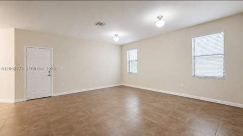 8890 W 33rd Ave, Hialeah FL - photo 7 of 38