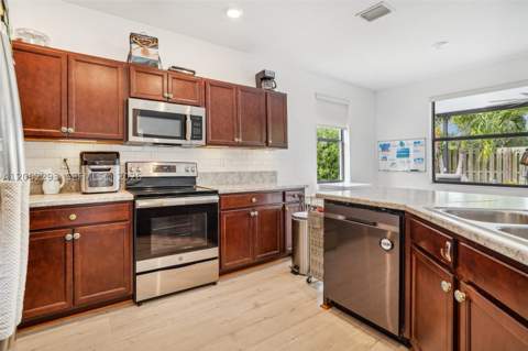 11833 SW 240th Ter, Homestead FL - photo 18 of 86