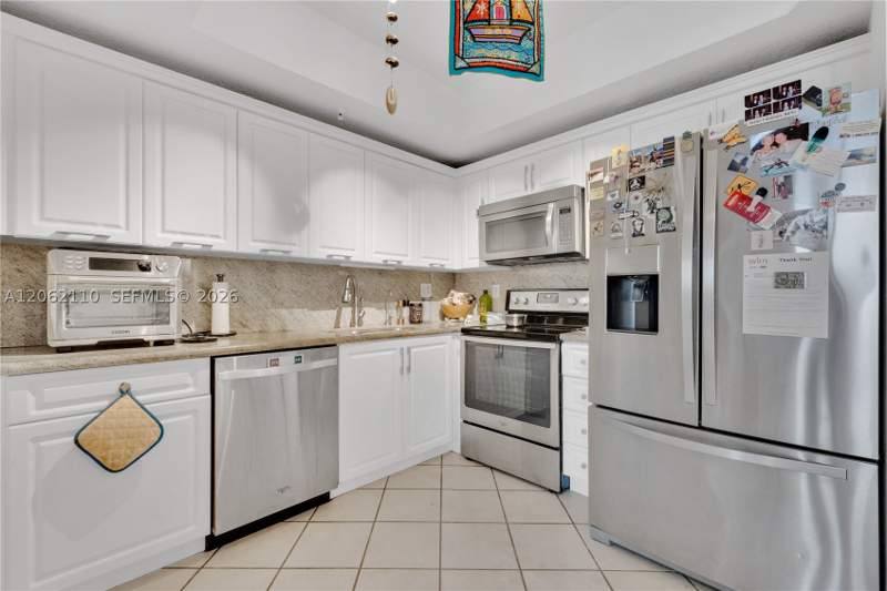 2 bedroom Condominium at 3500 Coral Way Ph-10, Coral Plaza Of Miami Cond, Miami — photo 5