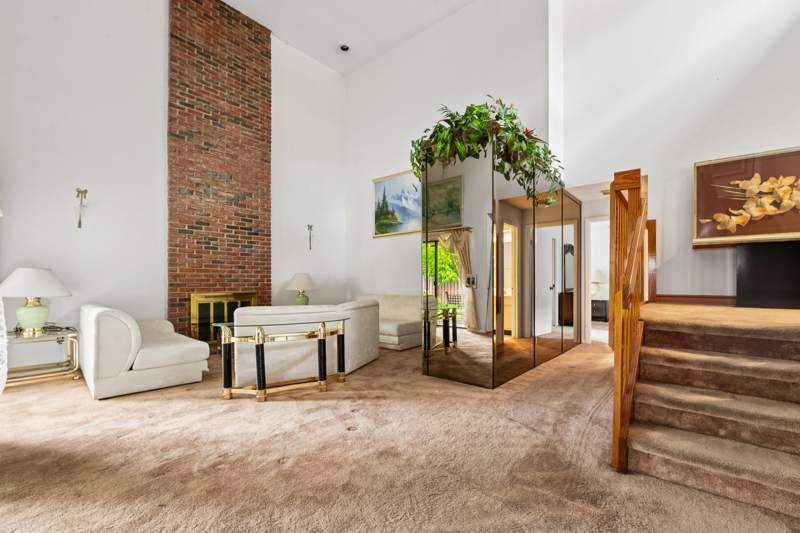4 bedroom SingleFamilyResidence at 15615 SW 54th Street, Lakes Of The Meadow Sec 4, Miami — photo 4