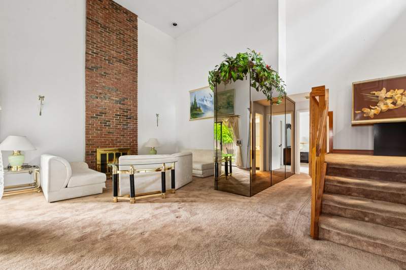 4 bedroom SingleFamilyResidence at 15615 SW 54th Street, Lakes Of The Meadow Sec 4, Miami — photo 5