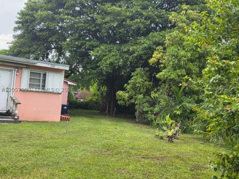 881 Albatross St, Miami Springs FL - photo 11 of 17