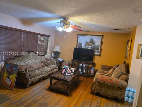 881 Albatross St, Miami Springs FL - photo 14 of 17