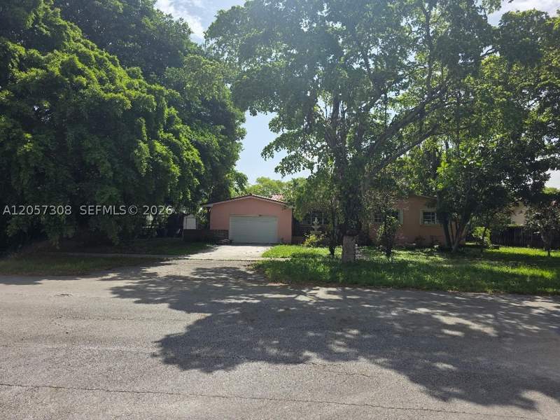 3 bedroom SingleFamilyResidence at 881 Albatross St, Roeblings The, Miami Springs — photo 2