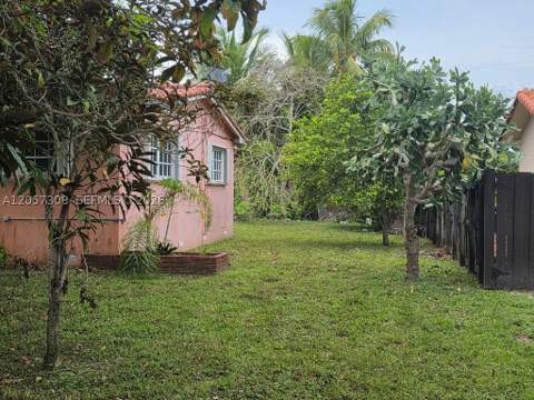 881 Albatross St, Miami Springs FL - photo 7 of 17
