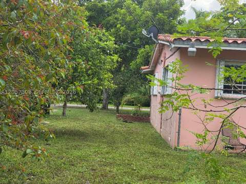 881 Albatross St, Miami Springs FL - photo 8 of 17