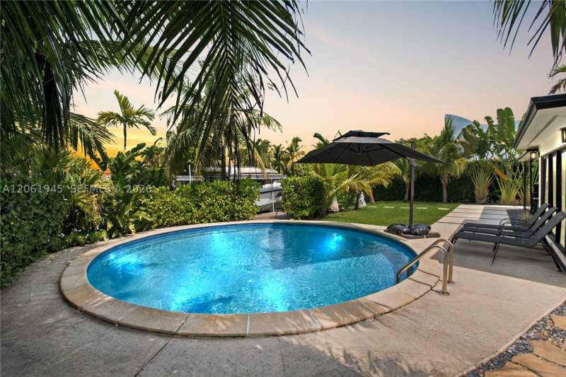 3 bedroom SingleFamilyResidence at 12906 Cherry Rd, Venetian Sec Keystone Poi, North Miami — photo 3
