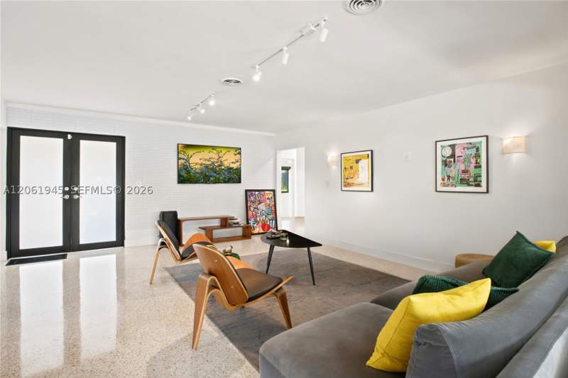 3 bedroom SingleFamilyResidence at 12906 Cherry Rd, Venetian Sec Keystone Poi, North Miami — photo 5