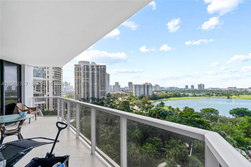 2 bedroom Condominium at 20281 E Country Club Dr 909, Hamptons West Condo, Aventura — photo 4