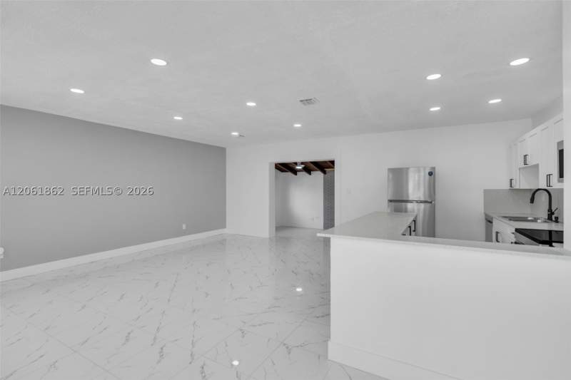 4 bedroom SingleFamilyResidence at 1265 NE 201st Ter, Mansionette Homes Sec 2, Miami — photo 3